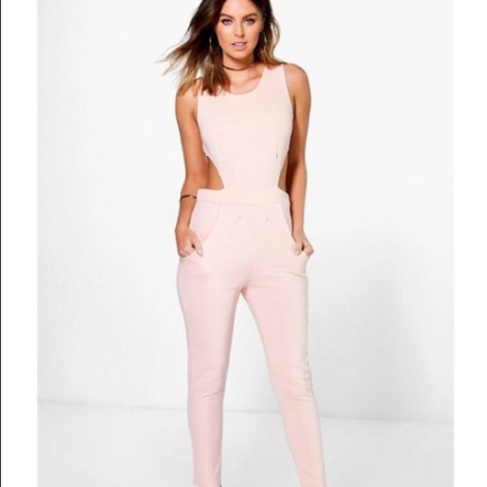 BOOHOO Side Cut Out Skinny Jumpsuit ‼️